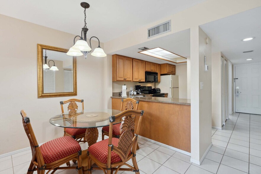 Building Photo - 600 Neapolitan Way