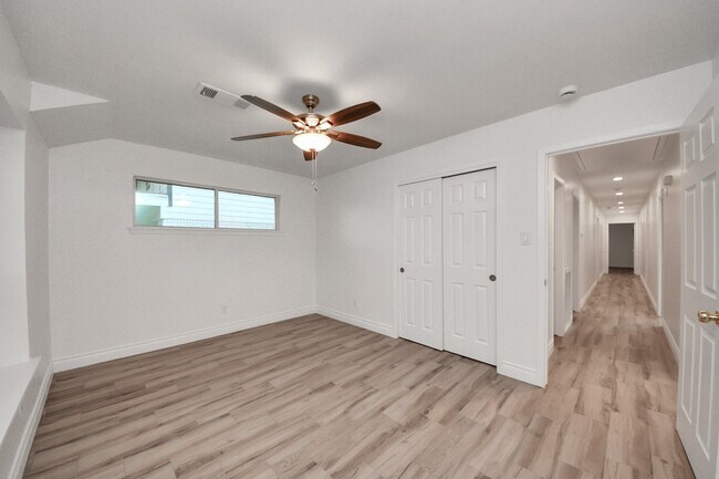 Building Photo - 10227 Metronome Dr