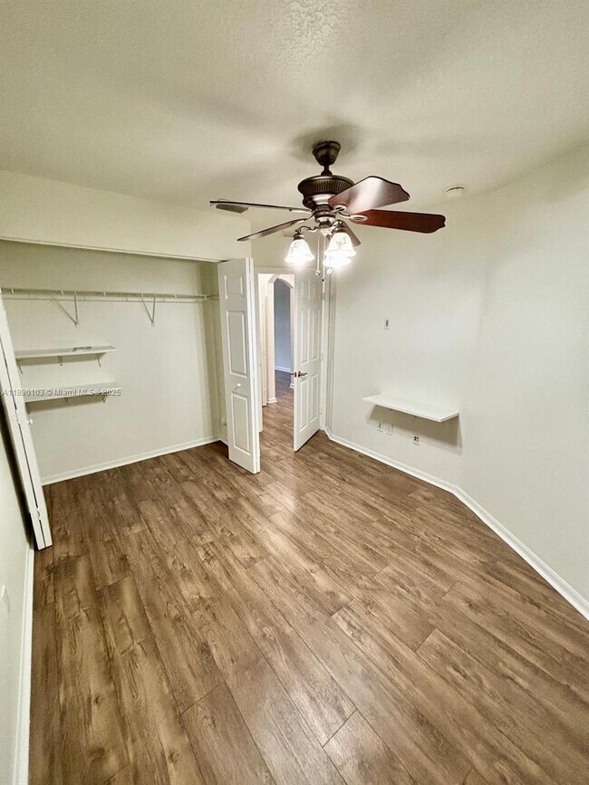 Building Photo - 4938 Leeward Ln