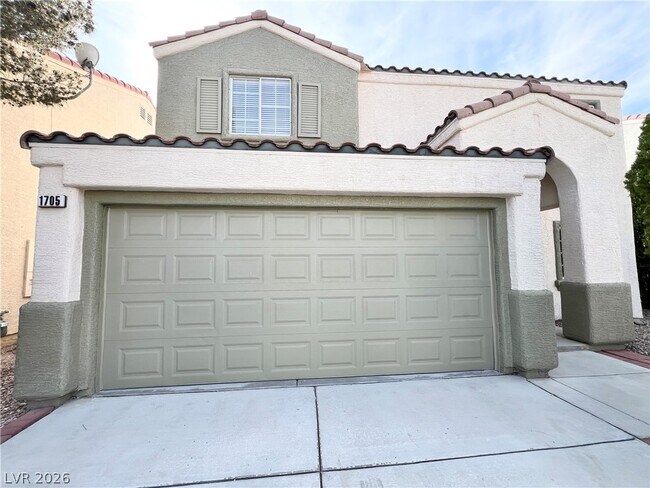 Building Photo - 1705 Encarta St