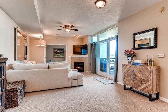 Building Photo - Gorgeous Condo Located on Cortez Hill in Downtown!