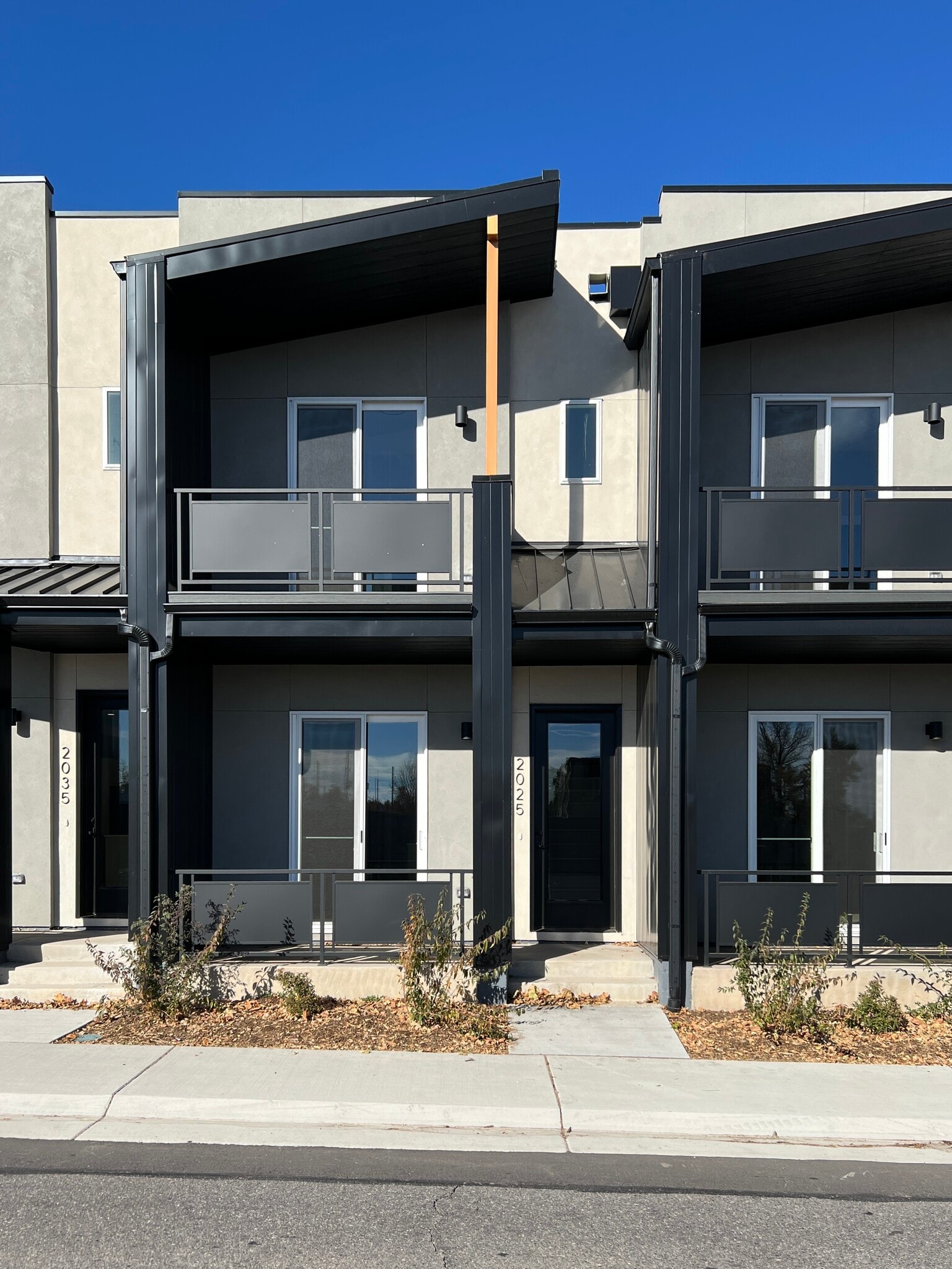 Building Photo - 2025 W 48th Ave