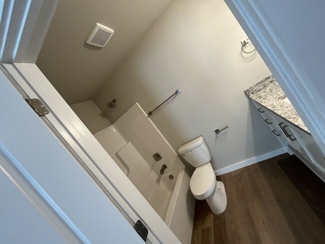 Building Photo - BRAND NEW DUPLEX!