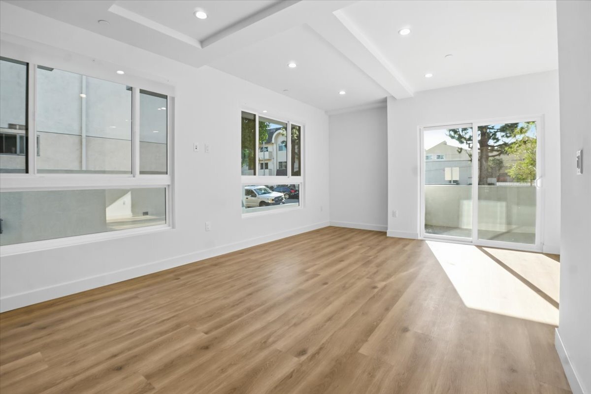 Building Photo - 1820 Prosser Ave