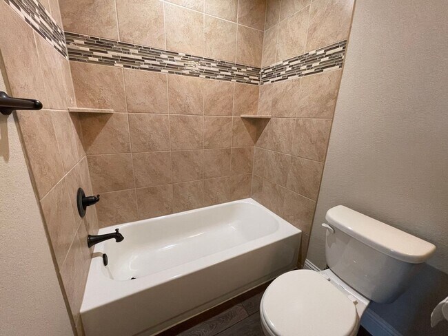 Building Photo - 8113-8115 Tanner