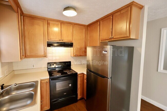 Building Photo - 2801 Pine Meadows Cir