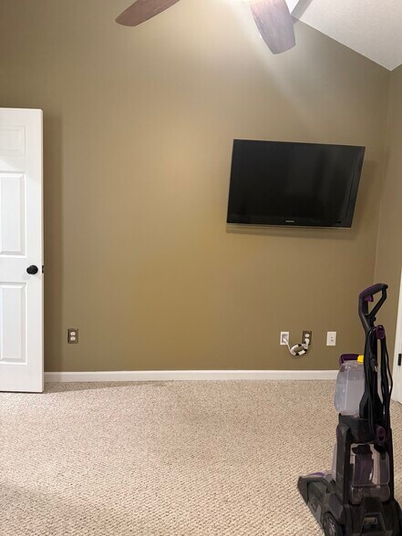 Building Photo - 203 Lyons Cove Dr