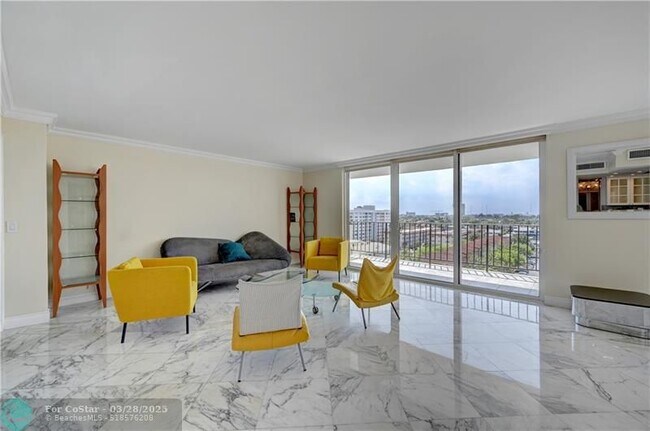 Building Photo - 2030 S Ocean Dr