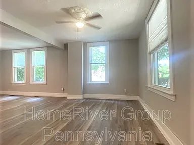 Building Photo - 211 Locust St