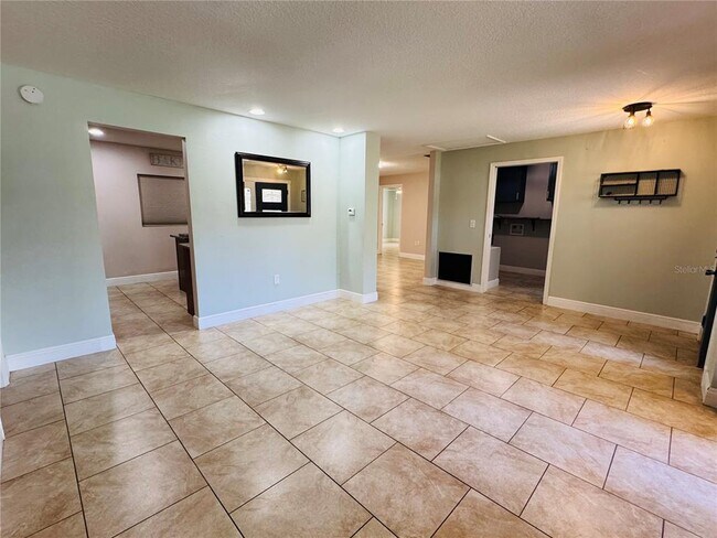 Building Photo - 3450 Suzette Dr