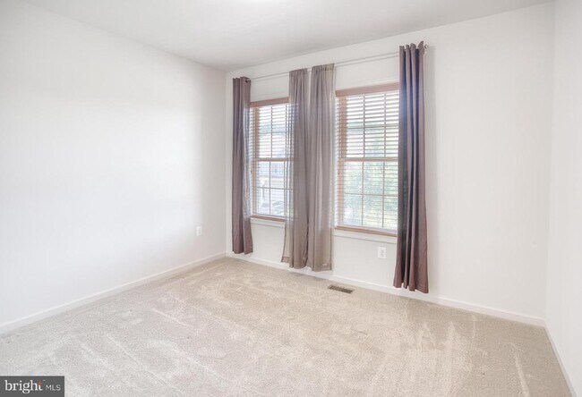 Building Photo - 13336 Redspire Dr