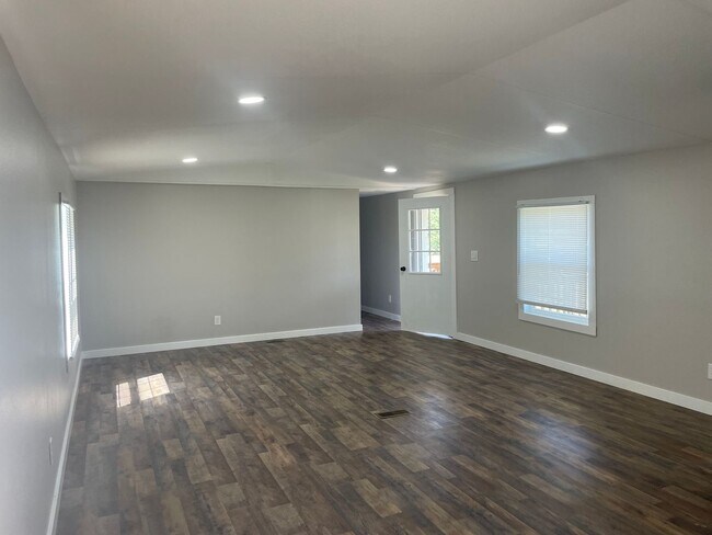 Building Photo - 3 BR 2 Bath 1,280 sq ft singlewide mobile ...