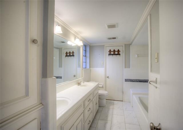 Building Photo - 10630 Sandpiper Ln