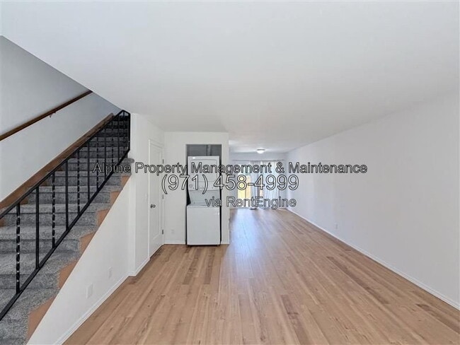 Building Photo - 12660 SW Grant Ave