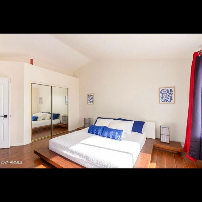 Building Photo - FURNISHED W/OASIS POOL AVAIL. 8.15.2026 REDUCED $3200 RESERVE TODAY