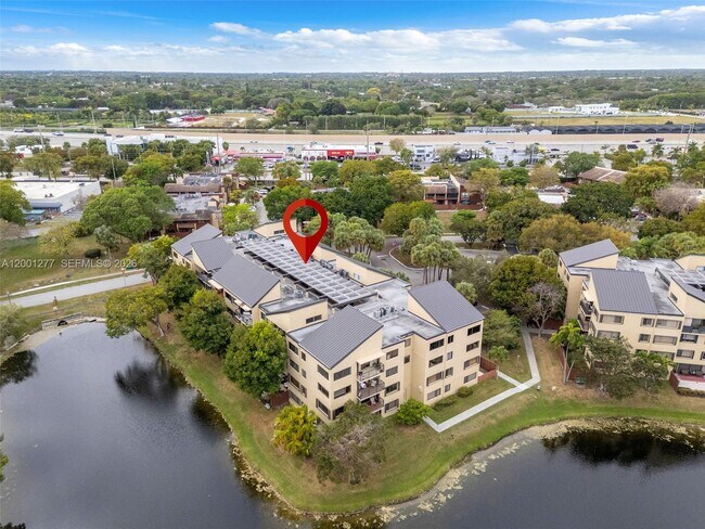 Building Photo - 6701 SW 116th Ct