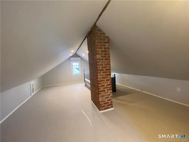 Building Photo - 71 Fennbrook Rd