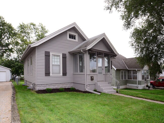 Building Photo - 2209 South 59th Street