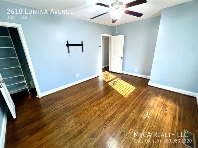 Building Photo - 2618 Lumina Ave