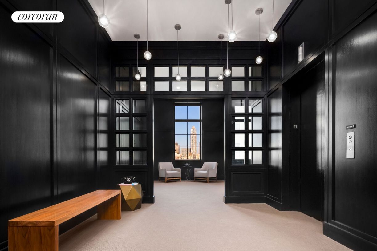 Building Photo - 425 W 50th St