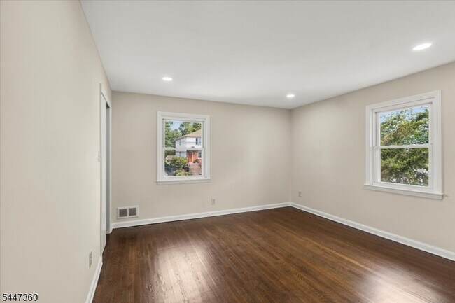 Building Photo - 1212 Burnet Ave