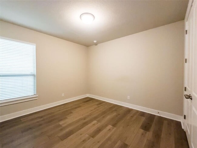 Building Photo - 337 Alicante Ln