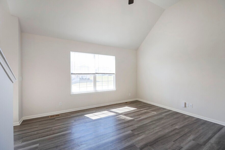 Building Photo - 707 Shane Ln