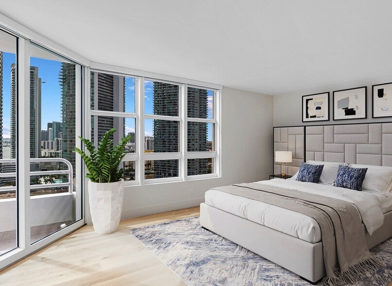 Building Photo - 555 NE 34th St