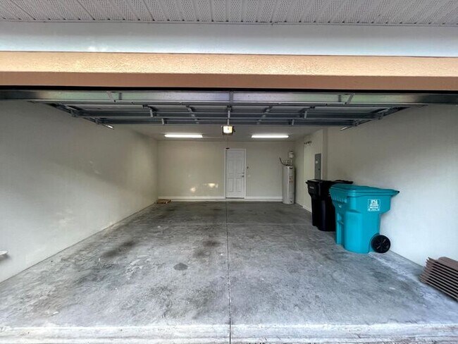 Building Photo - Capri Villa in Village Walk-11831 Iselle D...