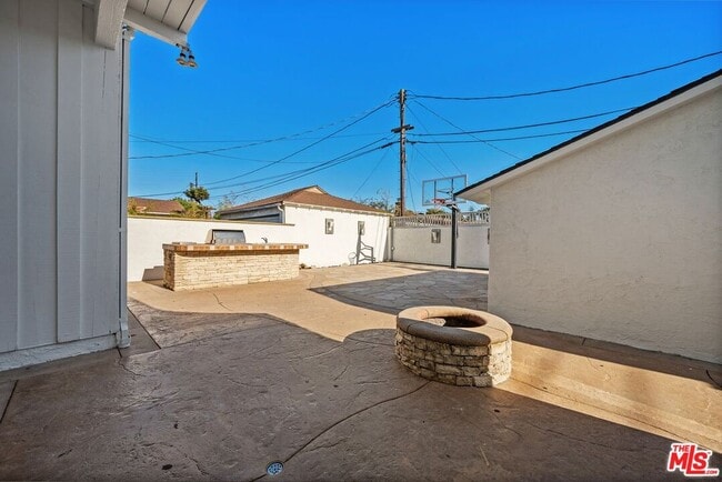 Building Photo - 6322 W 78th Pl