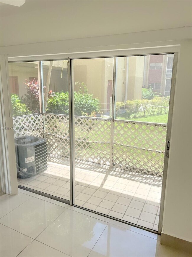 Building Photo - 3610 NW 21st St