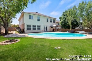 Building Photo - 208 Valona Dr