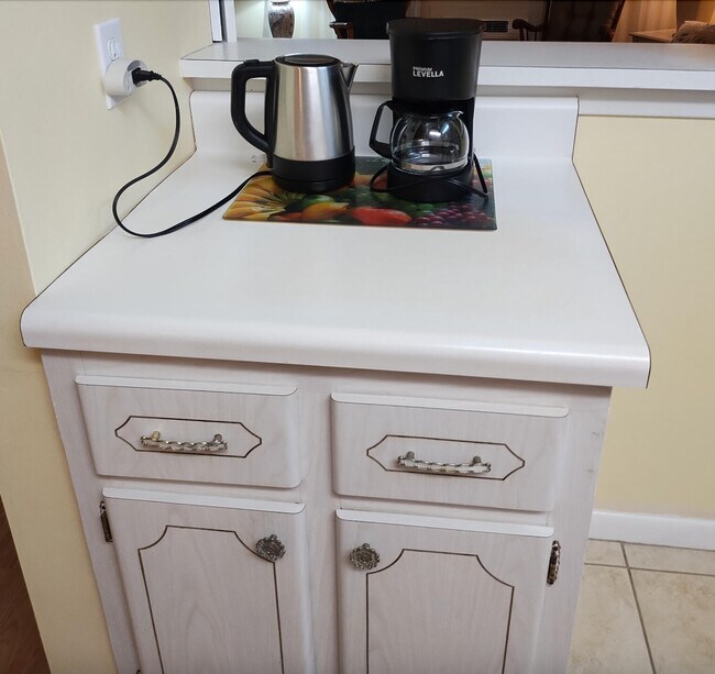 Building Photo - 39 Harwood B