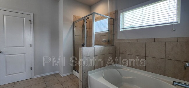 Building Photo - 633 Amrose Way