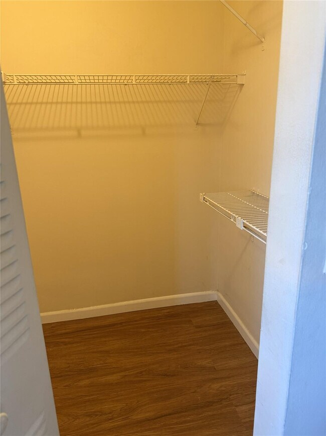 Building Photo - 1253 SW 46th Ave