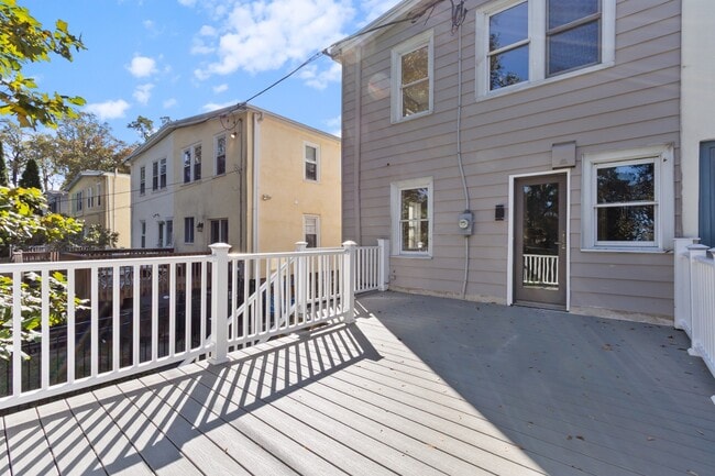 Building Photo - 521 Homewood Ave