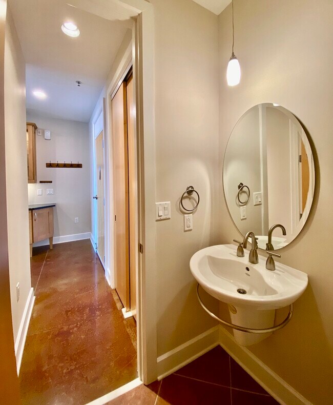 Building Photo - 2608 Erwin Rd