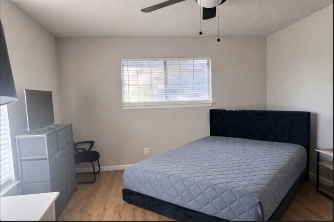 Building Photo - For Rent: Beautiful Single-Family Home in Seguin