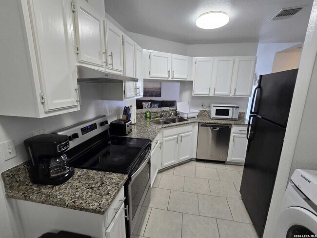 Building Photo - 4111 Sunrise Terrace Dr