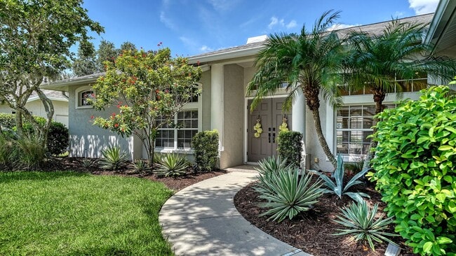 Primary Photo - 4-Bedroom Home with Pool in Eastlake Commu...