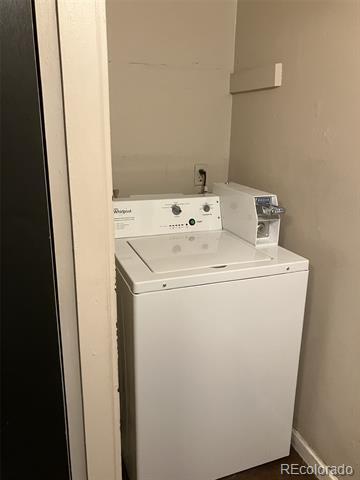 Building Photo - 1717 N Paris St