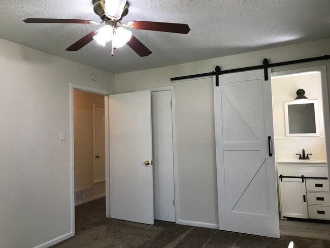 Building Photo - 1302 S 23rd St