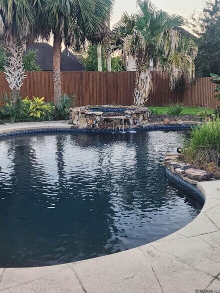 Building Photo - 37313 Mindy Wy Ave