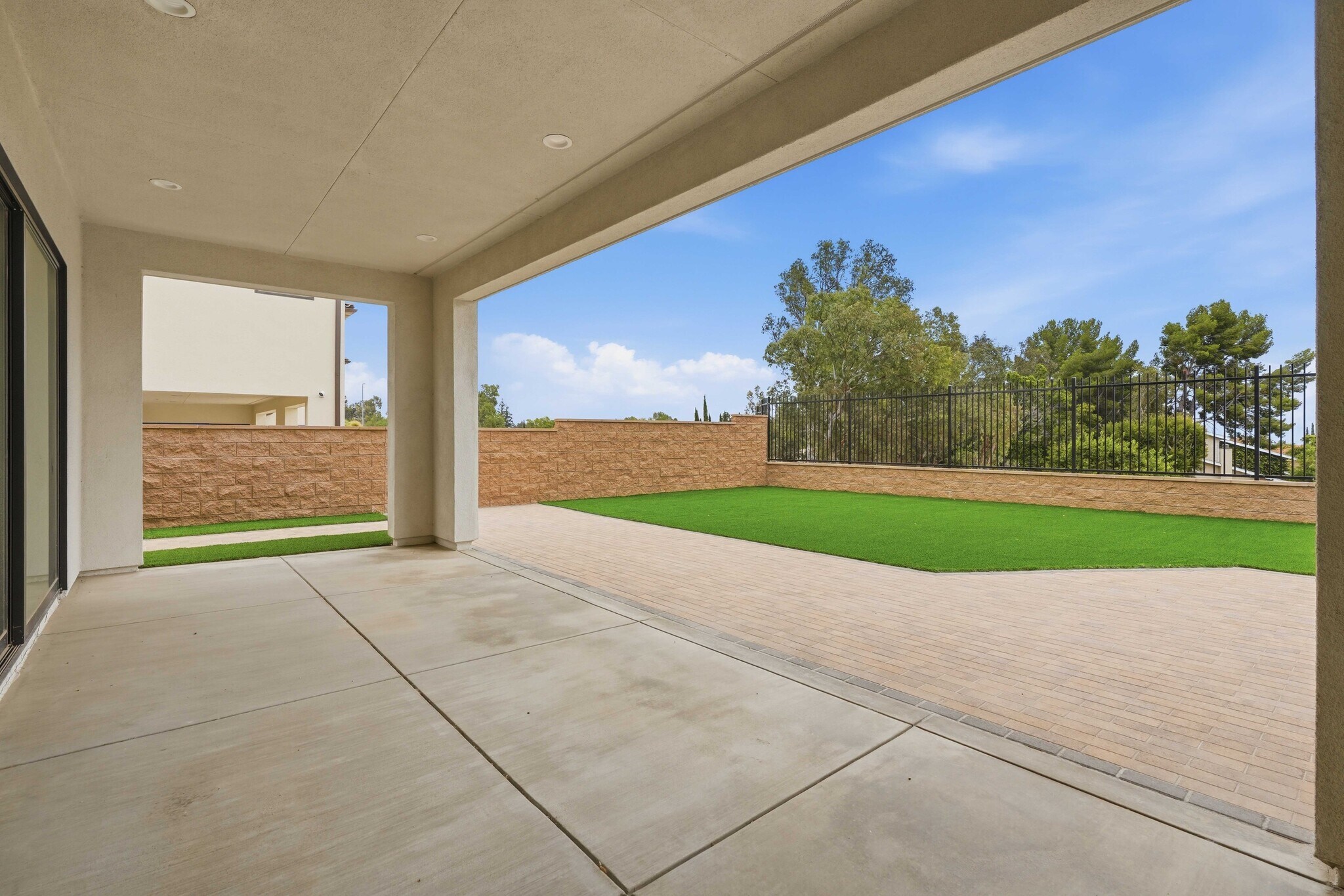 Building Photo - 20568 Edgewood Ct