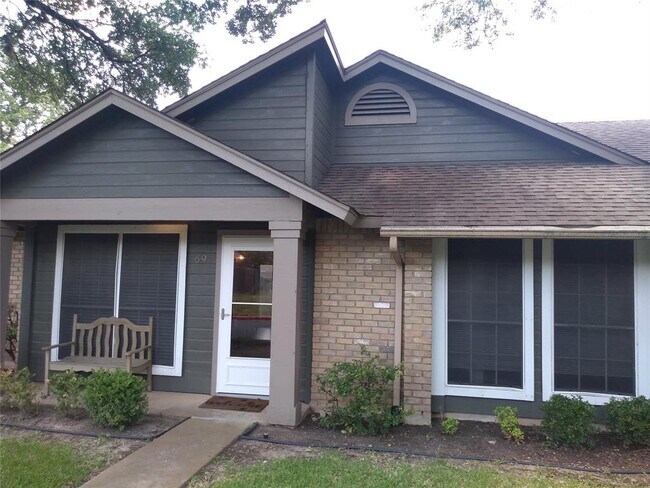 Building Photo - 1015 E Yager Ln