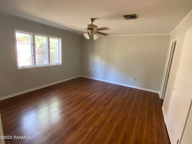 Building Photo - 32 Audubon Oaks Blvd