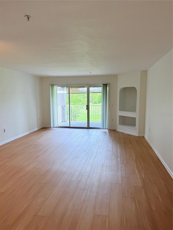 Building Photo - 13917 Fairway Island Dr