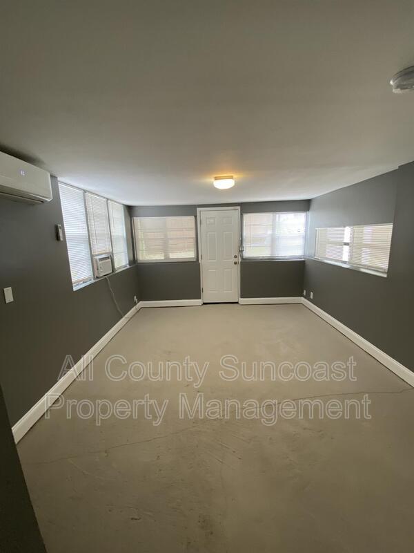 Building Photo - 5036 10th Ave N