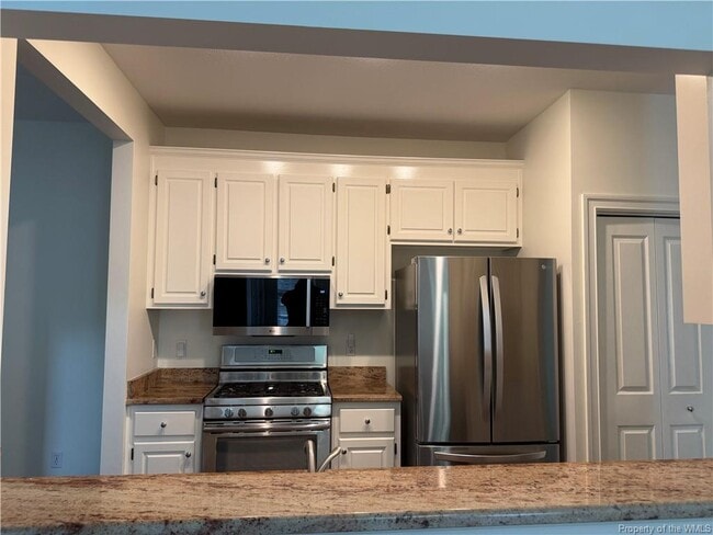 Building Photo - 6305 Chiswick Park