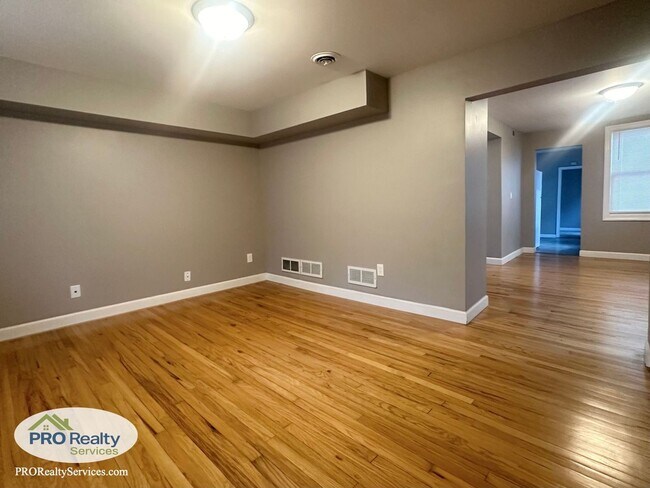 Building Photo - 3 Bedroom House In Northeast Minneapolis